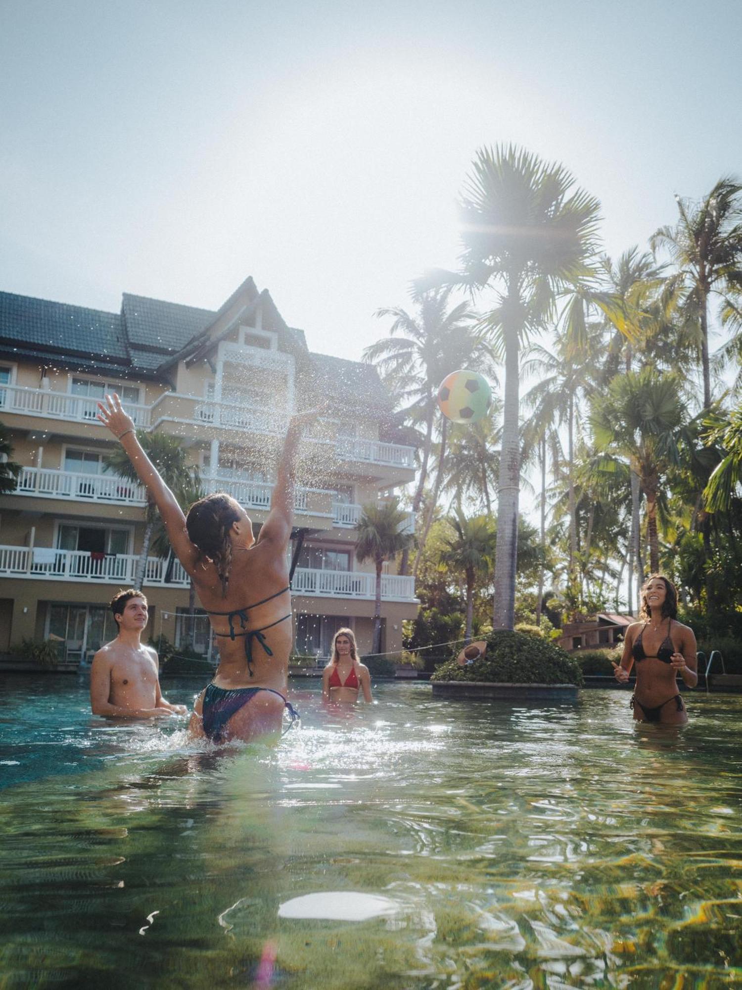 Laguna Pool Access Room - Twin